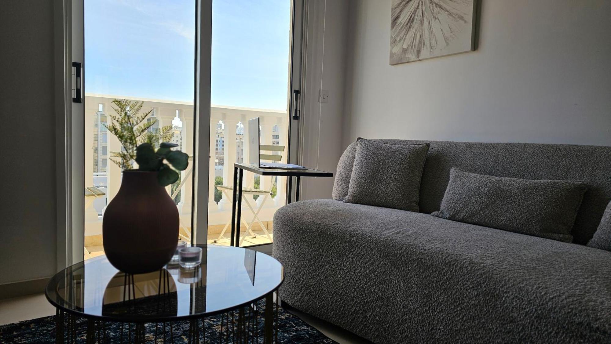 Stay Cosmo City Suites Nikósie Exteriér fotografie